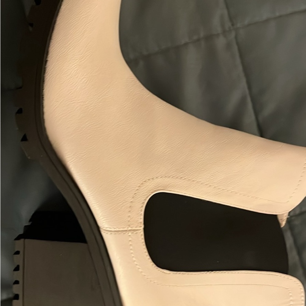 Off White bootie